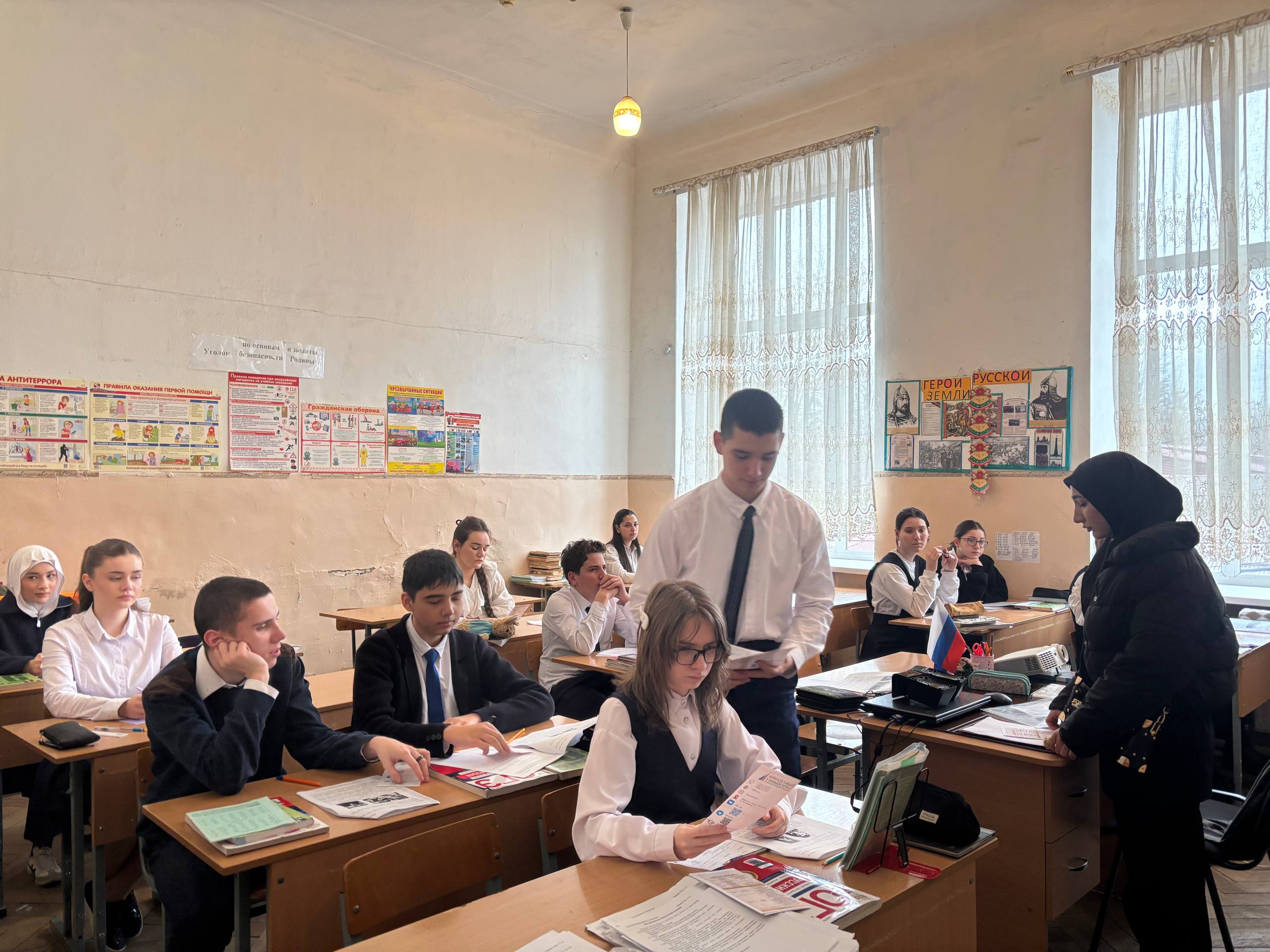 Живой диалог о важном: студенты – школьникам